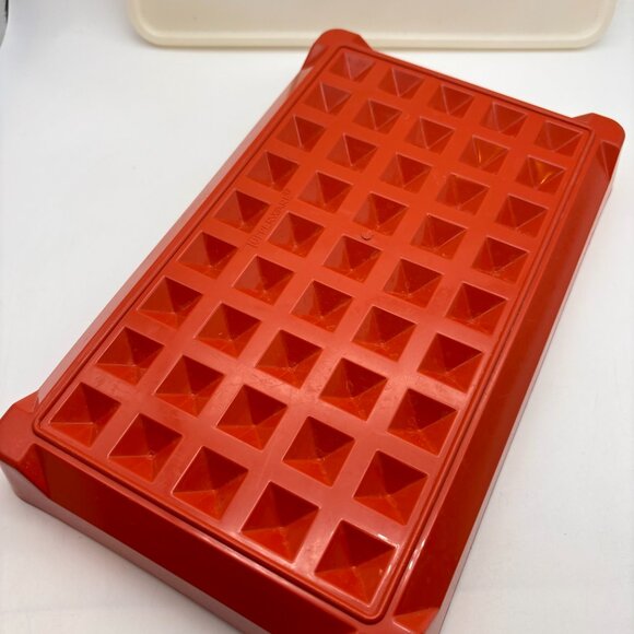 Vintage Tupperware Deli Meat Hot Dog Bacon Storage Container Plastic with Lid - Picture 8 of 15